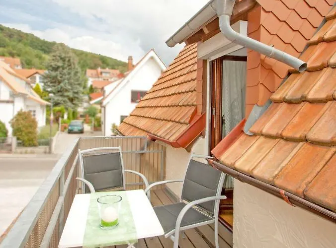 Anneliese Нойштадт-ан-дер-Вайнштрасе