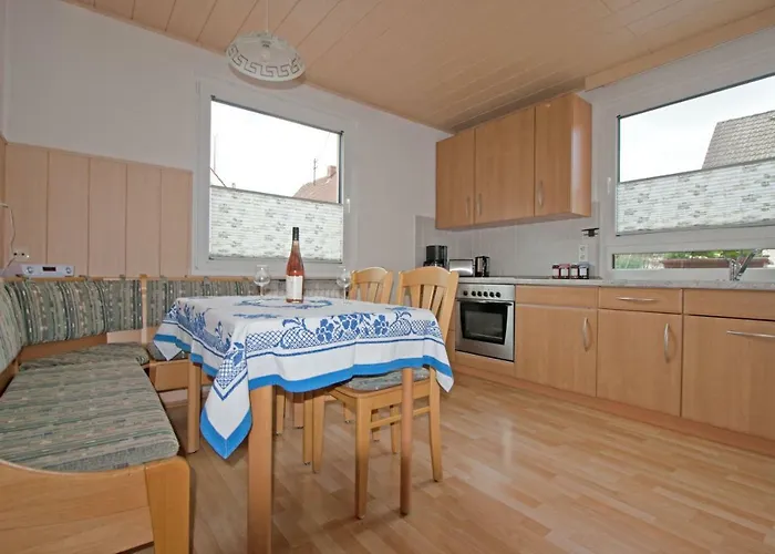 Anneliese Нойштадт-ан-дер-Вайнштрасе